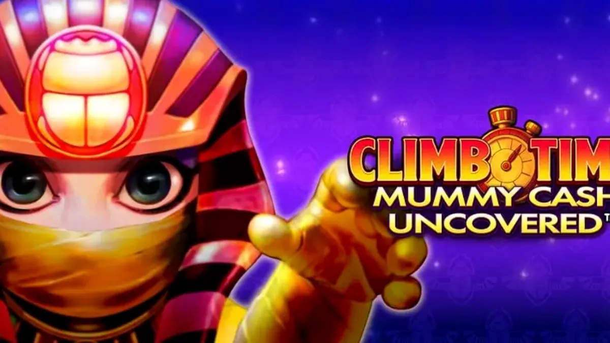 Tampilan visual slot Climb Time Mummy Cash Uncovered dengan latar belakang malam gurun Mesir
